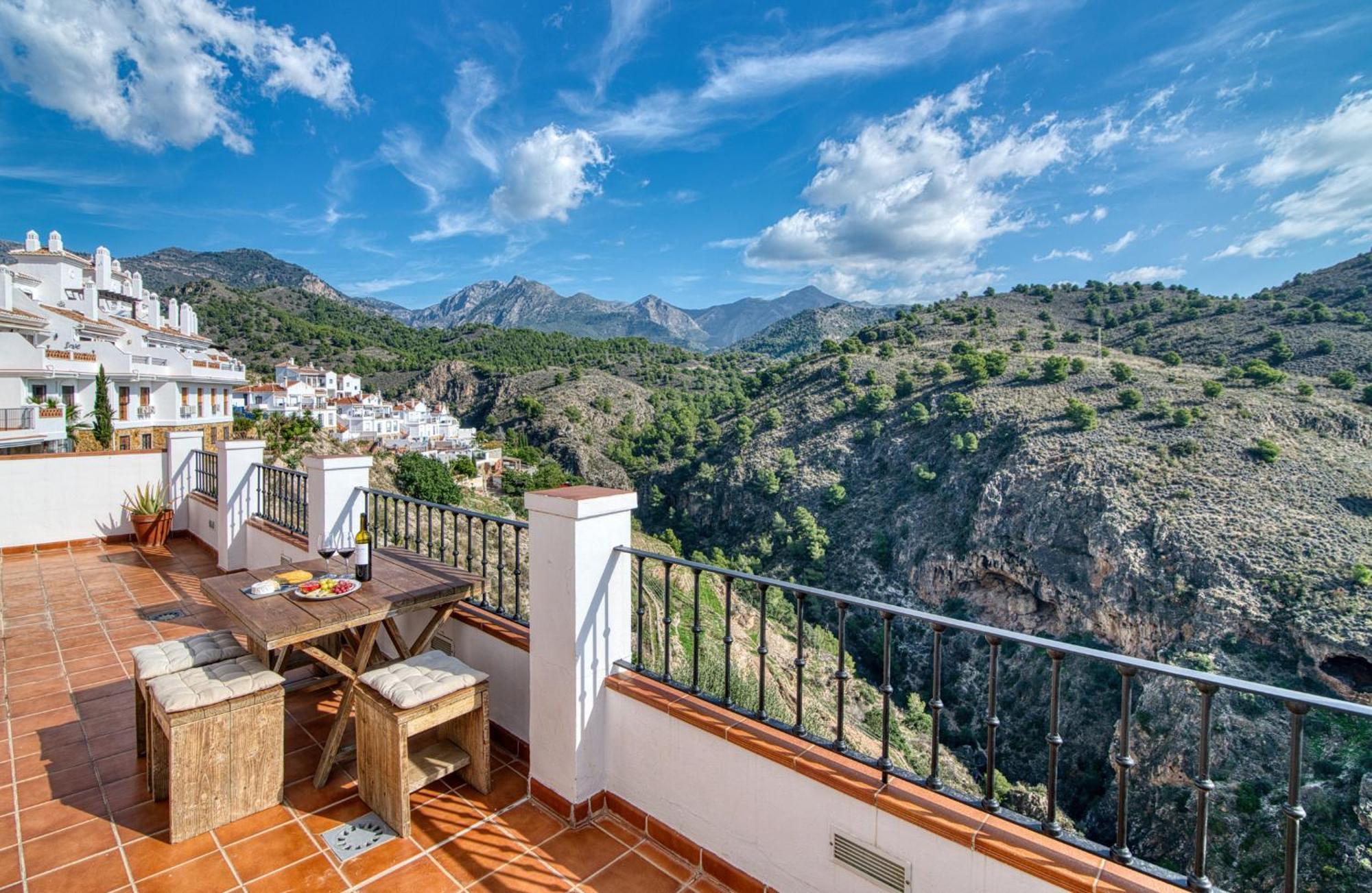La Perla De Frigiliana Suites & Villa Bagian luar foto